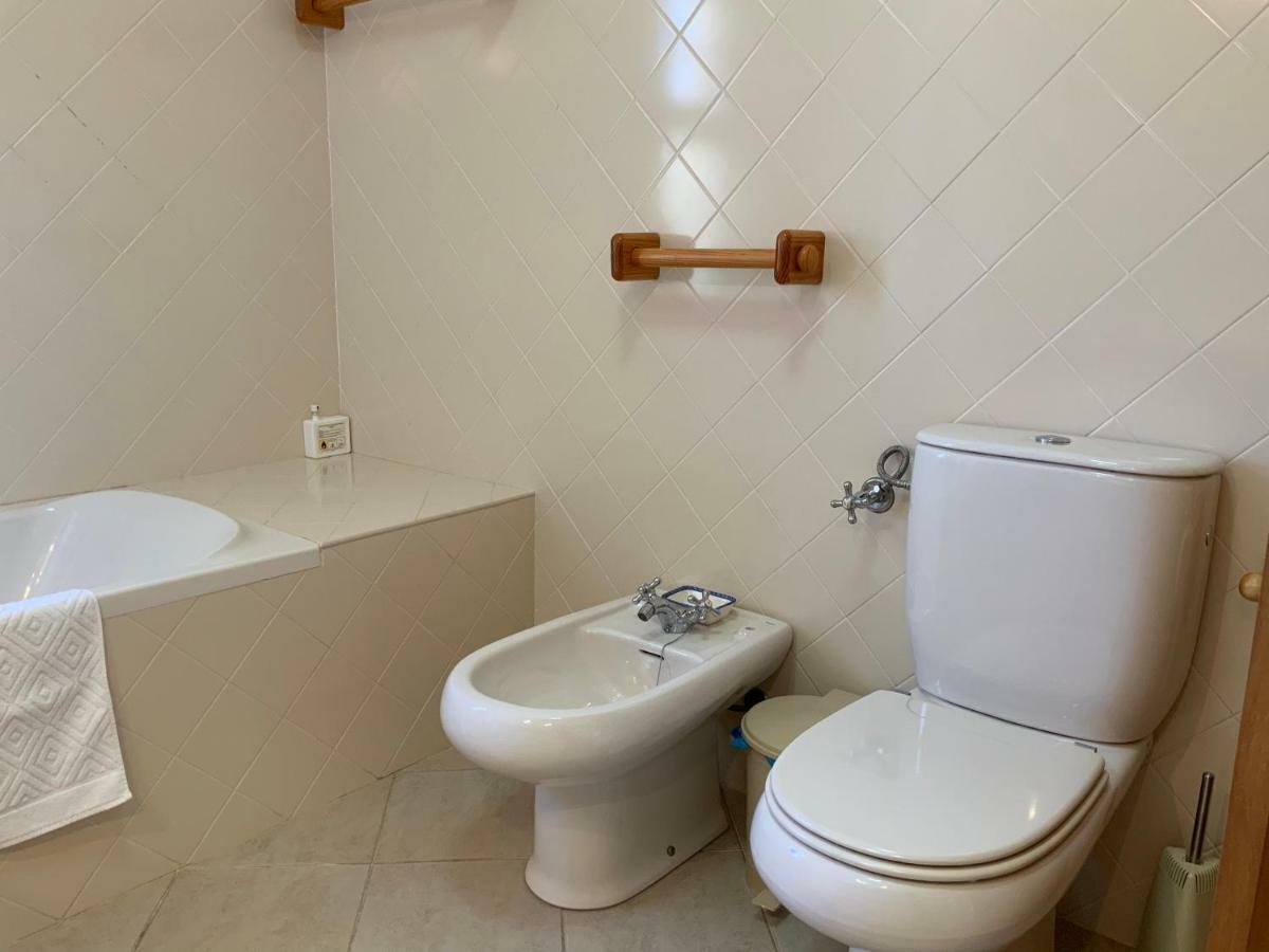 Guest House Alfarrobeiras Albufeira Kültér fotó