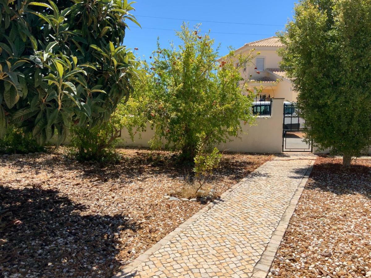 Guest House Alfarrobeiras Albufeira Kültér fotó