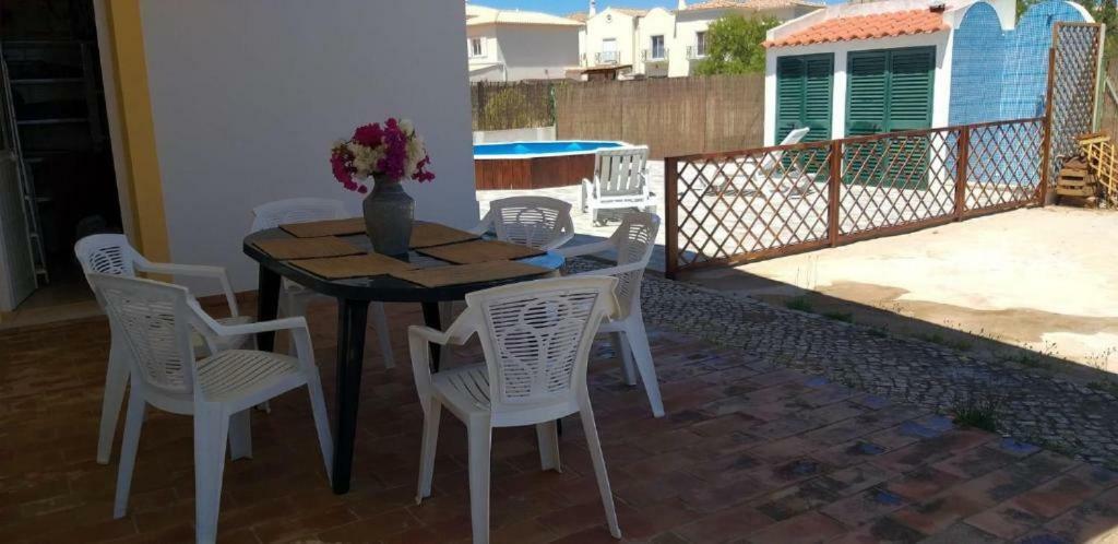 Guest House Alfarrobeiras Albufeira Kültér fotó