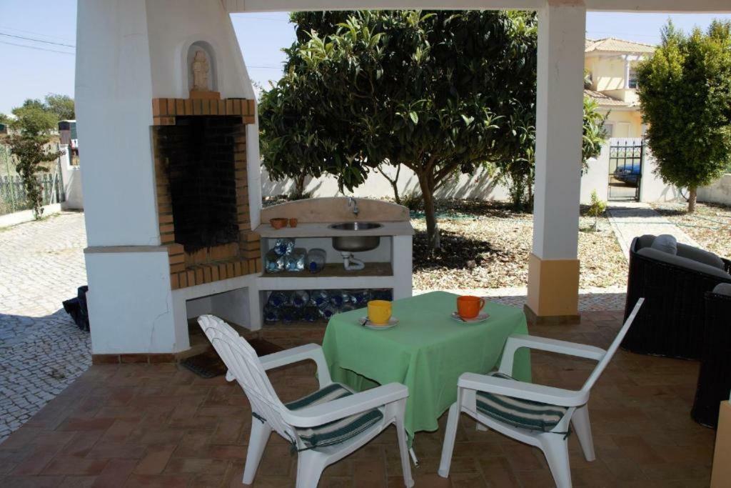 Guest House Alfarrobeiras Albufeira Kültér fotó